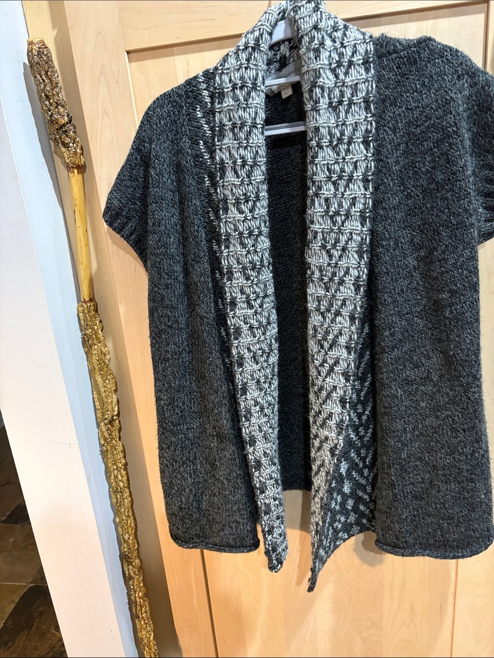 Royal Robbin’s Cozy Gray Open-Front Short-Sleeve Cardigan Sweater